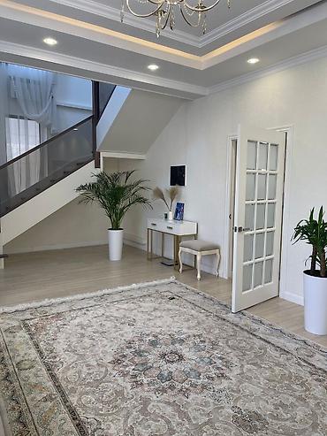 Долгосрочная аренда домов: 220 м², 5 комнат — 26
