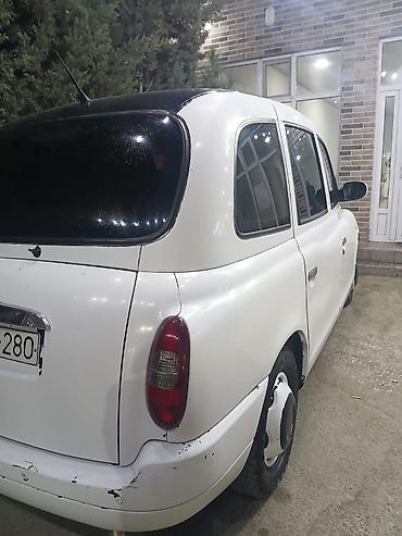 Rover: LTI TX4 London Taxi – klassik taksi dizaynlı, geniş və rahat salonlu — 3