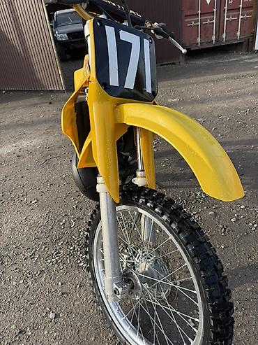 мотор дизель: Кроссовый мотоцикл Suzuki RM (двухтактный) Обьем 250 кубов Эндуро — 4