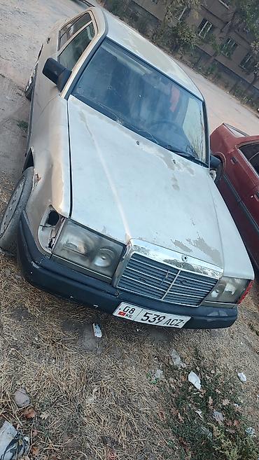 мерс 124 дверные карты: Mercedes-Benz W124: 1988 г., Седан — 3