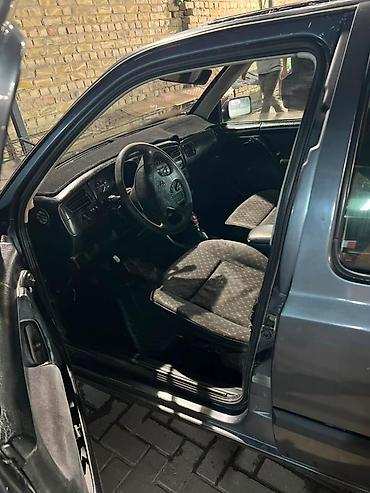 морда венто: Volkswagen Vento: 1994 г., Механика, Седан — 4