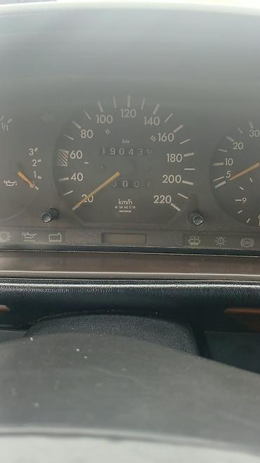 turbo az berde: Mercedes-Benz E 200: 2 l | 1990 il Sedan — 7