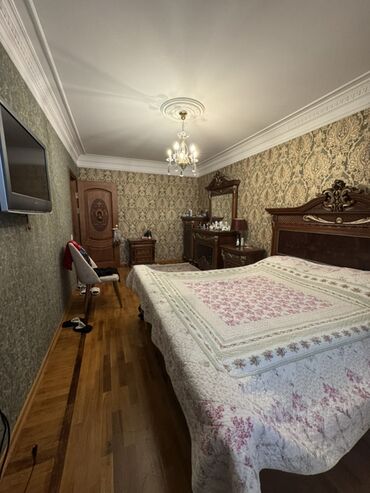 Otaq qapıları: Aynasultanovada verqiilə üzbəüz 9/9 tam təmirli 4-otaq ev satılır .Bu -da lalafo.az — 4 Otaq qapıları: Aynasultanovada verqiilə üzbəüz 9/9 tam təmirli 4-otaq ev satılır .Bu — 4