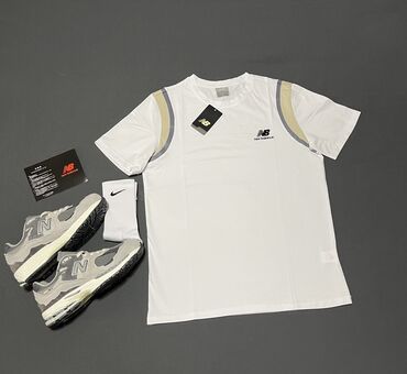 мужские футболки new balance: Футболка: 1200 сом кроссовки: 2700 сом качество Lux размеры: 44 L