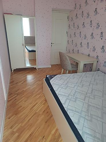 taxt altı: Uşaq/yeniyetmə otağı üçün mebel dəsti Tərkibi: - 1 ədəd taxt çarpayı — 4