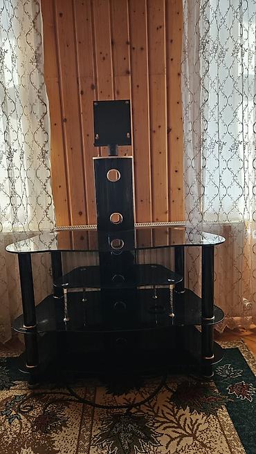 ev aksesuar: TV stendi və konsol - Material: parlaq qara şüşə səthlər və möhkəm — 3