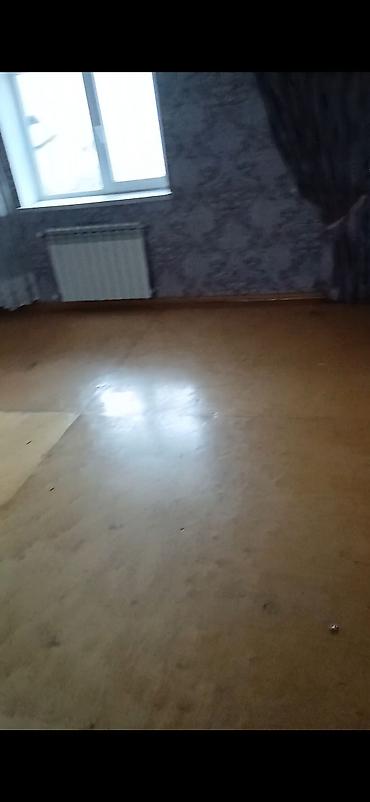 Otaqların uzunmüddətli kirayəsi: Satilir– geniş, işıqlı otaq Xüsusiyyətlər: - Taxta tavan və döşəmə — 2