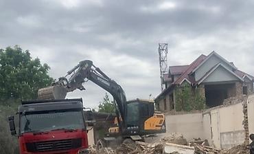 Демонтажные работы: | Снос перегородки | Снятие реечных потолков | Демонтаж ламината, Демонтаж паркета, Демонтаж линолеума | Крыша из шифера, Металлочерепичная кровля, Мягкая кровля Больше 6 лет опыта — 8