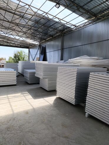 Фасадные сэндвич панели: Сэндвич‑панели с утеплителем (пенополистирол) Описание: - Трёхслойные — 8