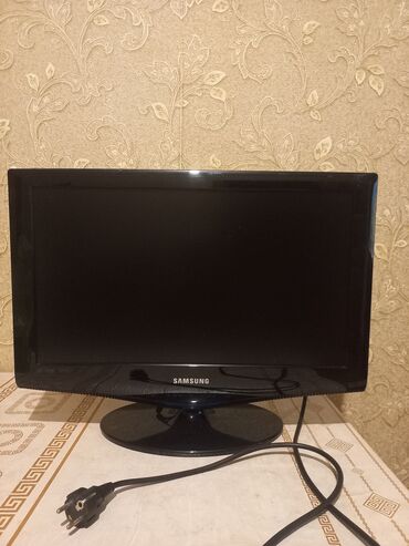 корпус пк: Samsung LCD monitor/TV - Ekran diaqonalı təxminən 21–23 düym - Parlaq