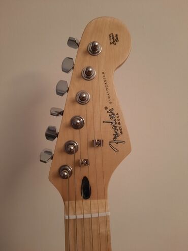 Гитары: Fender Stratocaster HSS, НОВЫЙ!!! (реплика), хорошего качества.Полный