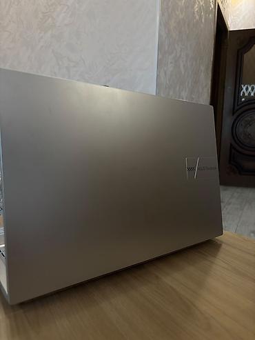 asus rog g16: Yenidir Cəmi bir ay işlənib ASUS Vivobook noutbuku - Ekran: 15.6" — 4