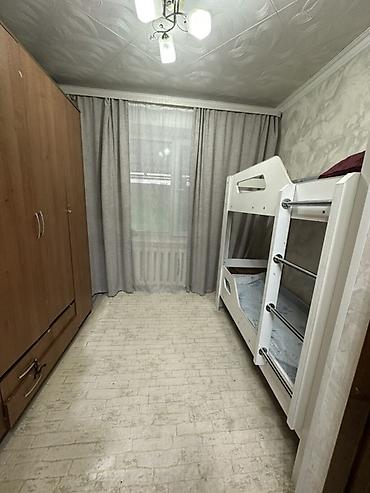 Үйлөрдү сатуу: 4 бөлмө, 80 м², 4 соток, Бишкек, Баят/Азиз базары Кыймылсыз мүлк агенттиги — 4
