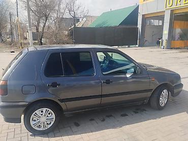 хетчбэк: Volkswagen Golf: 1992 г., Хэтчбэк — 4
