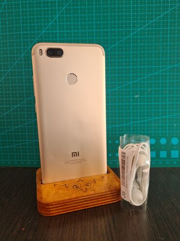 mi 4a: Xiaomi, Mi A1, Колдонулган, 64 ГБ, түсү - Саргыч боз, 2 SIM