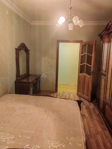 Uzunmüddətli kirayə mənzillər: 6ci mk 2otaqlı içi əşyalı ev kira verilir 380 AZN 5in 5ci mərtəbəsi — 10