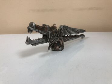 Sikkələr: 2 ci sekil. 10 manat 
3 ci sekil. 25 manat 
4 ci sekil. 30 manat — 7