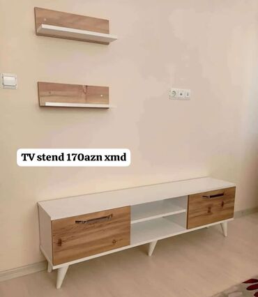 TV altlığı: Yeni, Düz TV altlığı, Polkalı, Laminat