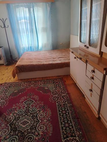 барные столы и стулья: Kirayə ev, 1 otaqlı mətbəx dəsti və yataq dəsti 1 evdə yerlewir,1-2 — 6