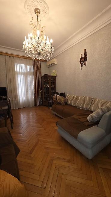 Mənzillər: 2 otaqlı mənzil – tam əşyalı - Plan: uzun dəhlizli, ayrılmış yataq — 5