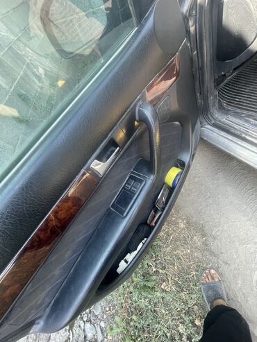 Audi: Audi 100: 1994 г., 2.3 л, Механика, Газ — 7