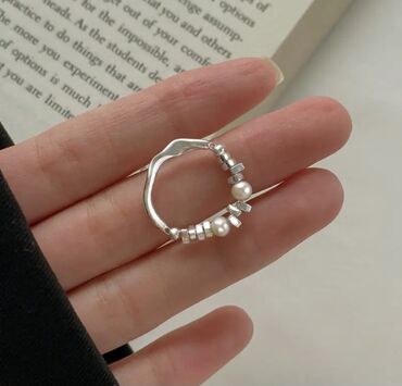помолвочное кольцо: Стильное новое колечко из бижутерного сплава с натуральным