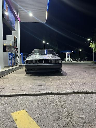 авто полироль: BMW 5 series: 1990 г., 2.5 л, Механика, Седан — 5