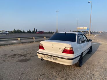 Daewoo: Daewoo Nexia: 1.5 l | 2008 il Sedan — 4
