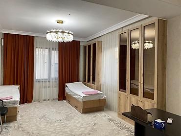 аренда мест: Сдаётся целый этаж с несколькими односпальными местами в светлом — 1