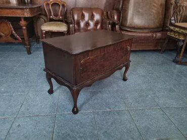 Stilske komode: Komoda u odlicnom stanju. Duzina 90 cm Dubina 48cm Visiva 58 cm na lalafo.rs — 3 Stilske komode: Komoda u odlicnom stanju. Duzina 90 cm Dubina 48cm Visiva 58 cm — 3