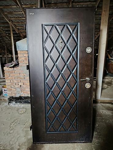 Сейфы: Seyf qapi 200/90sm
250azn qiymet sondur
Lokbatan 0616 leli — 1