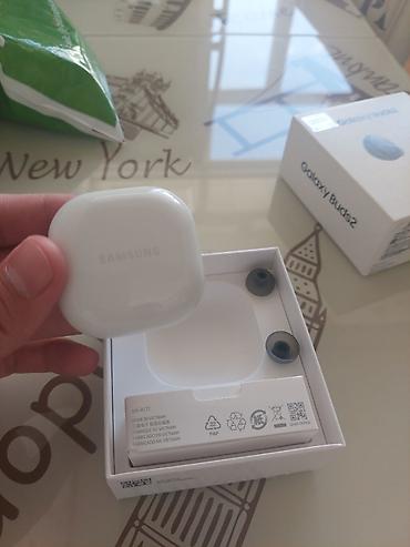 galaxy buds 4 pro: Samsung Galaxy Buds2 (SM‑R177) – qara rəng - Səs: AKG tərəfindən — 1