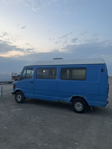 на сапок сапог: Mercedes-Benz Sprinter: 1988 г., 3 л, Механика, Дизель, Бус