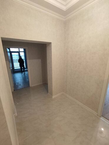 Uzunmüddətli kirayə mənzillər: Mənzil haqqında məlumat Tam təmirli, kombi var. Terraslı mənzildir — 6