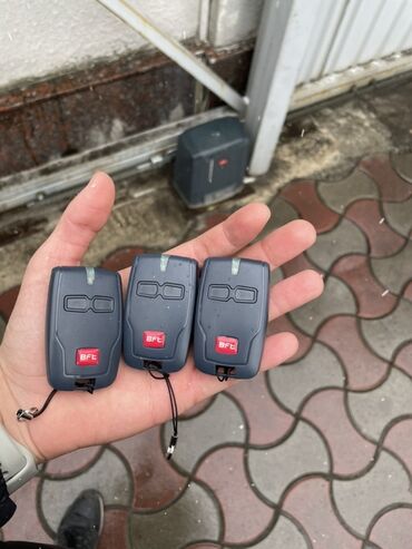 Пульты для ворот и шлагбаумов: Для распашных ворот, Alutech, Новый, Платная доставка, Самовывоз, Бесплатная доставка — 2