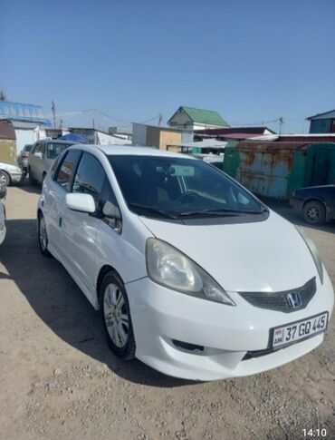 обмен машина ош: Honda Jazz: 2009 г., 1.3 л, Автомат, Бензин