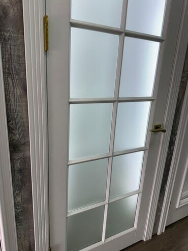 шкаф со стеклом: Межкомнатная дверь со стеклом, МДФ, Витражная, цвет - Белый