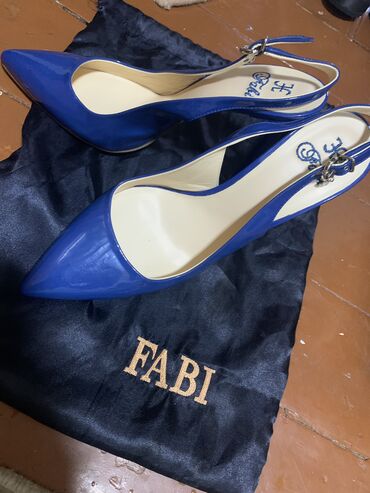 свадебные туфли дешево: Туфли Fabi, 40, цвет - Синий