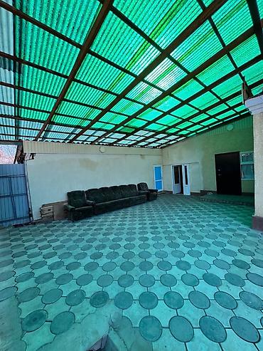 Продажа коттеджей и домов: Продаю дом 5 комнат, с ремонтом 100 кв. м, в центре г. Орловка. Уч — 4