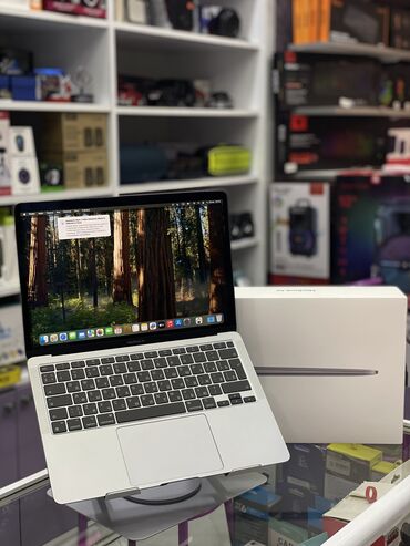 Kompüter və noutbuk aksesuarları: Yeni Apple MacBook, 13.3 ", Apple M1, 256 GB, Ünvandan götürmə, Pulsuz çatdırılma, Ödənişli çatdırılma