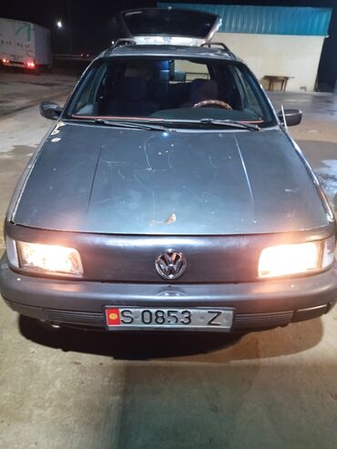 Volkswagen: Volkswagen Passat: 1989 г., 1.8 л, Механика, Бензин, Универсал