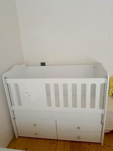 mebel satıram: Ağ rəngli uşaq çarpayısı satılır. Model həm funksional, həm də — 5
