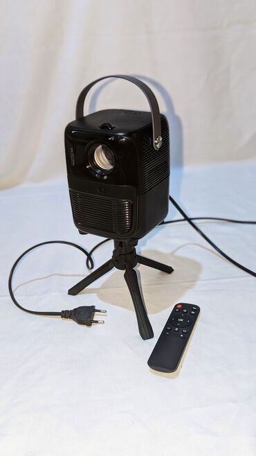 проектор с wifi: Проектор можно смотреть фильмы и мультфильмы через телефон. отличное