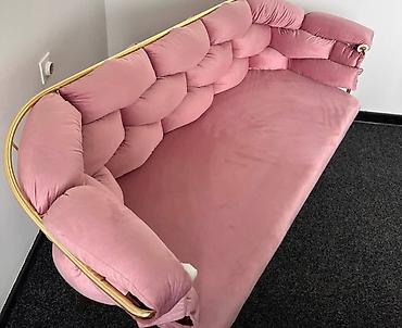 rekamije sofa: Garnitura sa sedenje
Trosed,dvosed i fotelja
Cena 410€🌿🌿 — 1