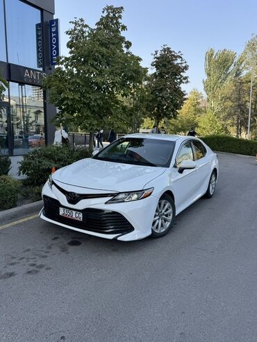 машина мало литровка на рассрочку: Toyota Camry: 2019 г., 2 л, Автомат, Бензин, Седан
