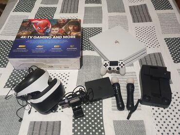 ps4 pro 3 ревизия: Продаю Soni PlayStation4 PRO. третья ревизия. 1TB + VR Очки, камера