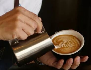 barista işi: Barista köməkçisi işi axtarıram 19 yaşım var. Həvəsim var bu sənətə