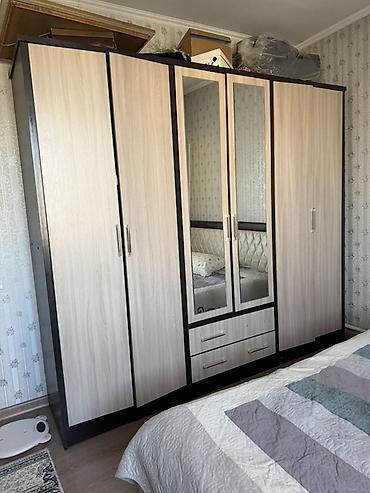 Уктоочу бөлмө гарнитурлары: Двуспальная кровать с мягким изголовьем + большой платяной шкаф - — 3