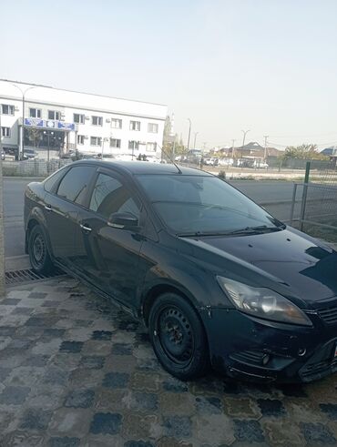 Ford: Ford Focus: 2010 г., 1.8 л, Механика, Бензин, Седан — 4