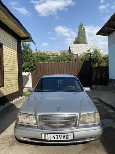 маленький автомобиль: Mercedes-Benz 220: 1994 г., 2.2 л, Автомат, Бензин, Седан